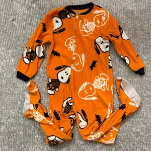 Peanuts Snoopy Halloween Footed Pajamas 5T Skeleton Print Fall Trick or Treat